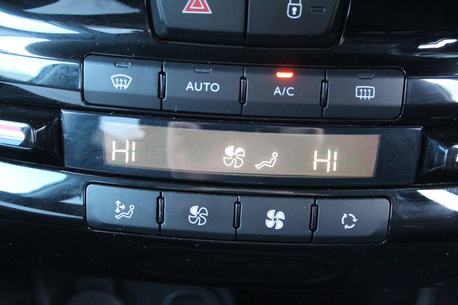 Used Peugeot 208 2018 for sale - 76388307: Photo 15