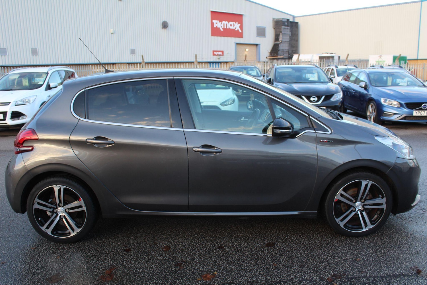 Used Peugeot 208 2018 for sale - 76388307: Photo 16