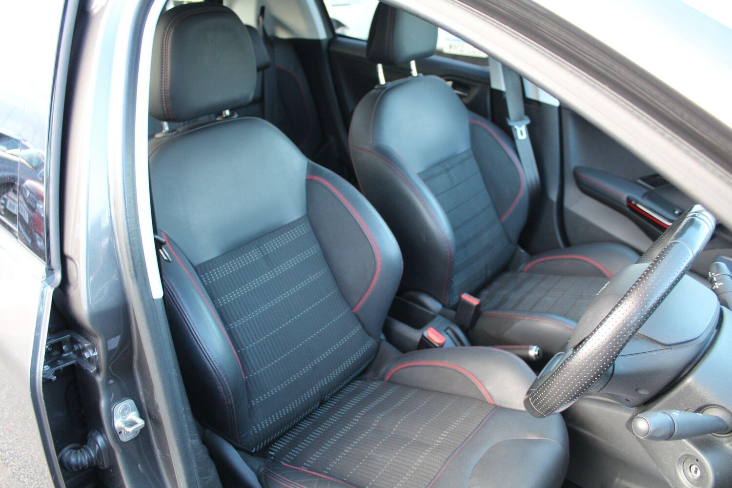 Used Peugeot 208 2018 for sale - 76388307: Photo 29