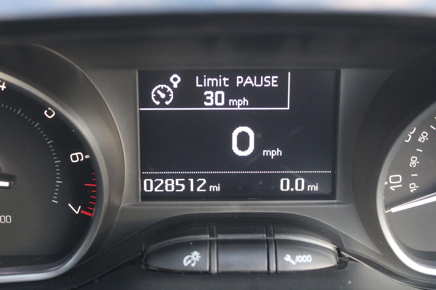 Used Peugeot 208 2018 for sale - 76388307: Photo 30