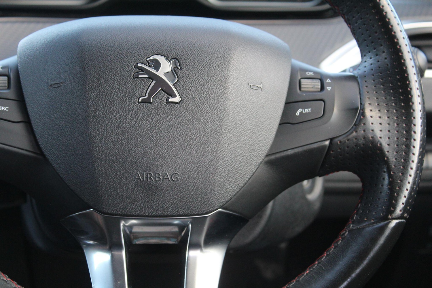 Used Peugeot 208 2018 for sale - 76388307: Photo 42