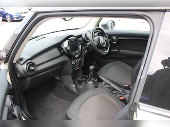 Used MINI Hatch 2018 for sale - 78784536: Photo