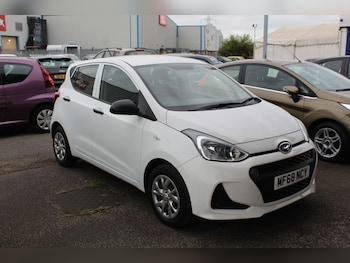 Used Hyundai i10 2018 for sale - 75214436: Photo