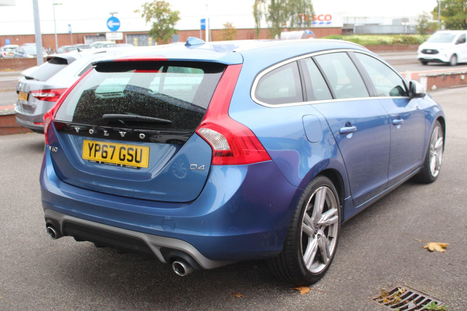 Used Volvo V60 2017 for sale - 77612429: Photo 2