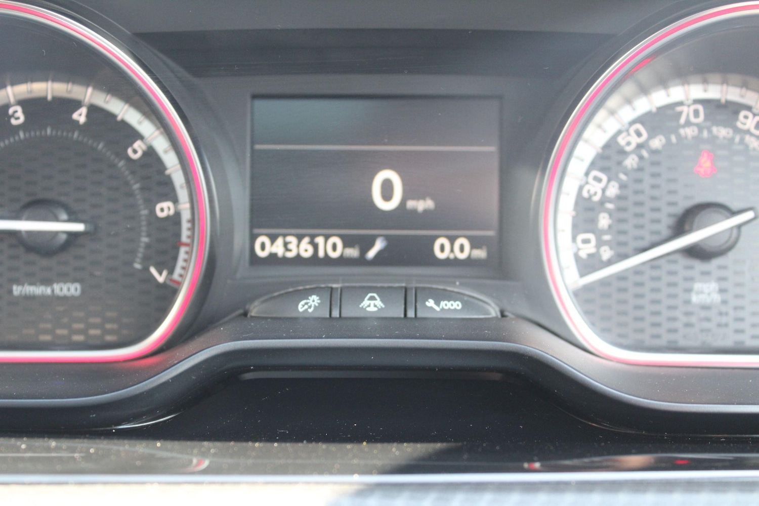 Used Peugeot 2008 2017 for sale - 77028944: Photo 38