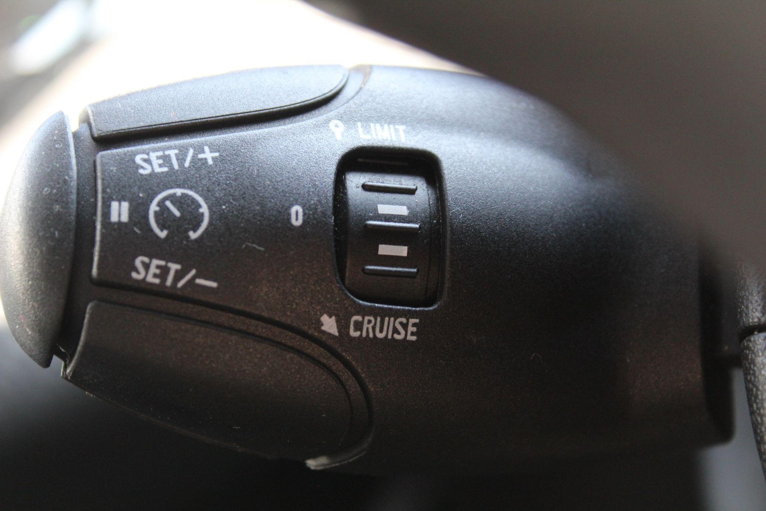 Used Peugeot 2008 2017 for sale - 77028944: Photo 44