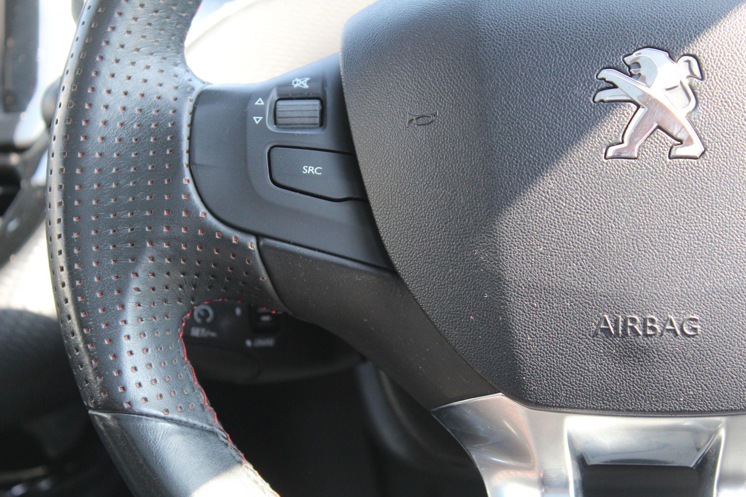 Used Peugeot 2008 2017 for sale - 77028944: Photo 45