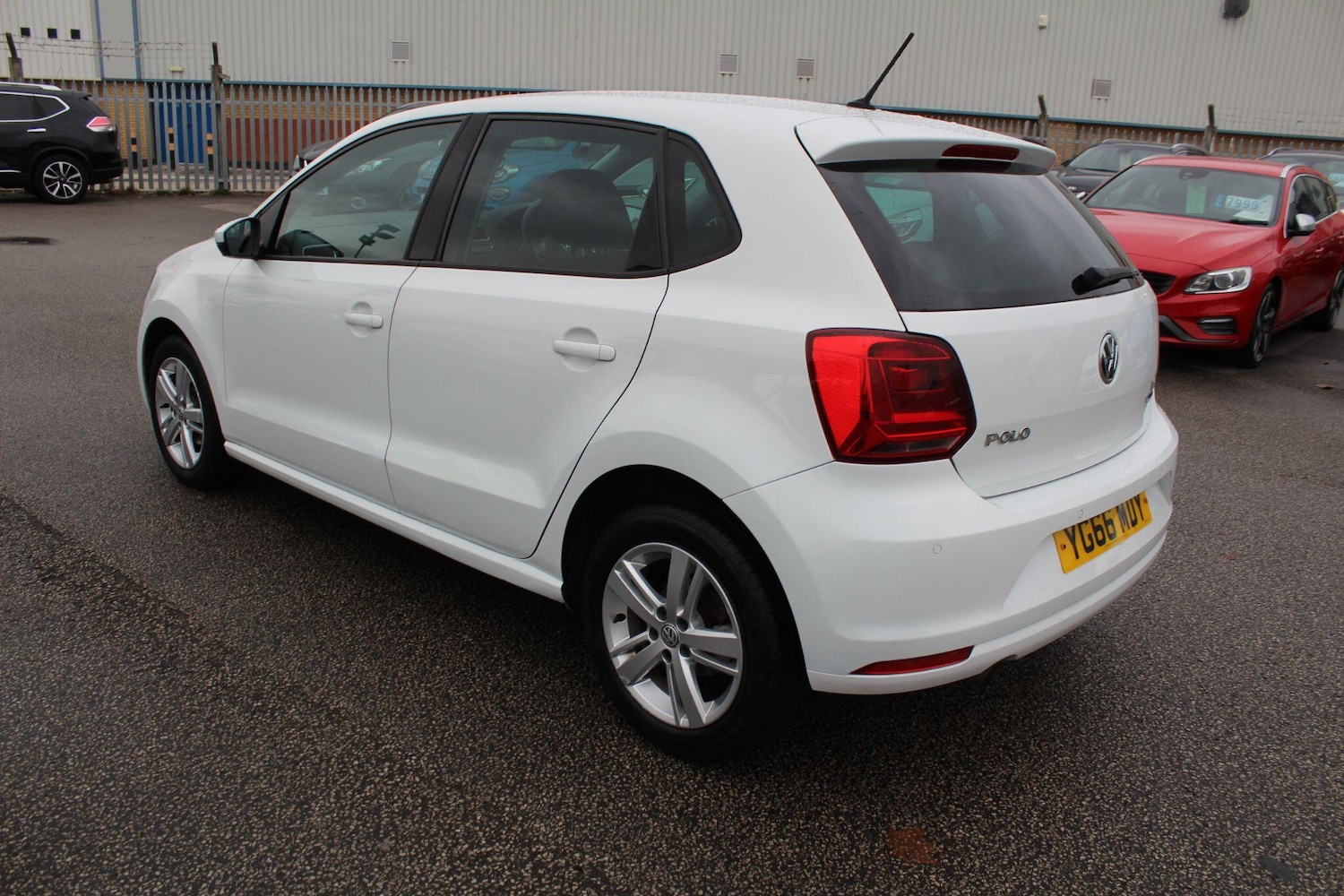 Used Volkswagen Polo 2016 for sale - 76336637: Photo 4