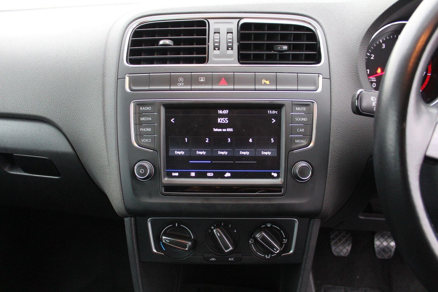 Used Volkswagen Polo 2016 for sale - 76336637: Photo 42