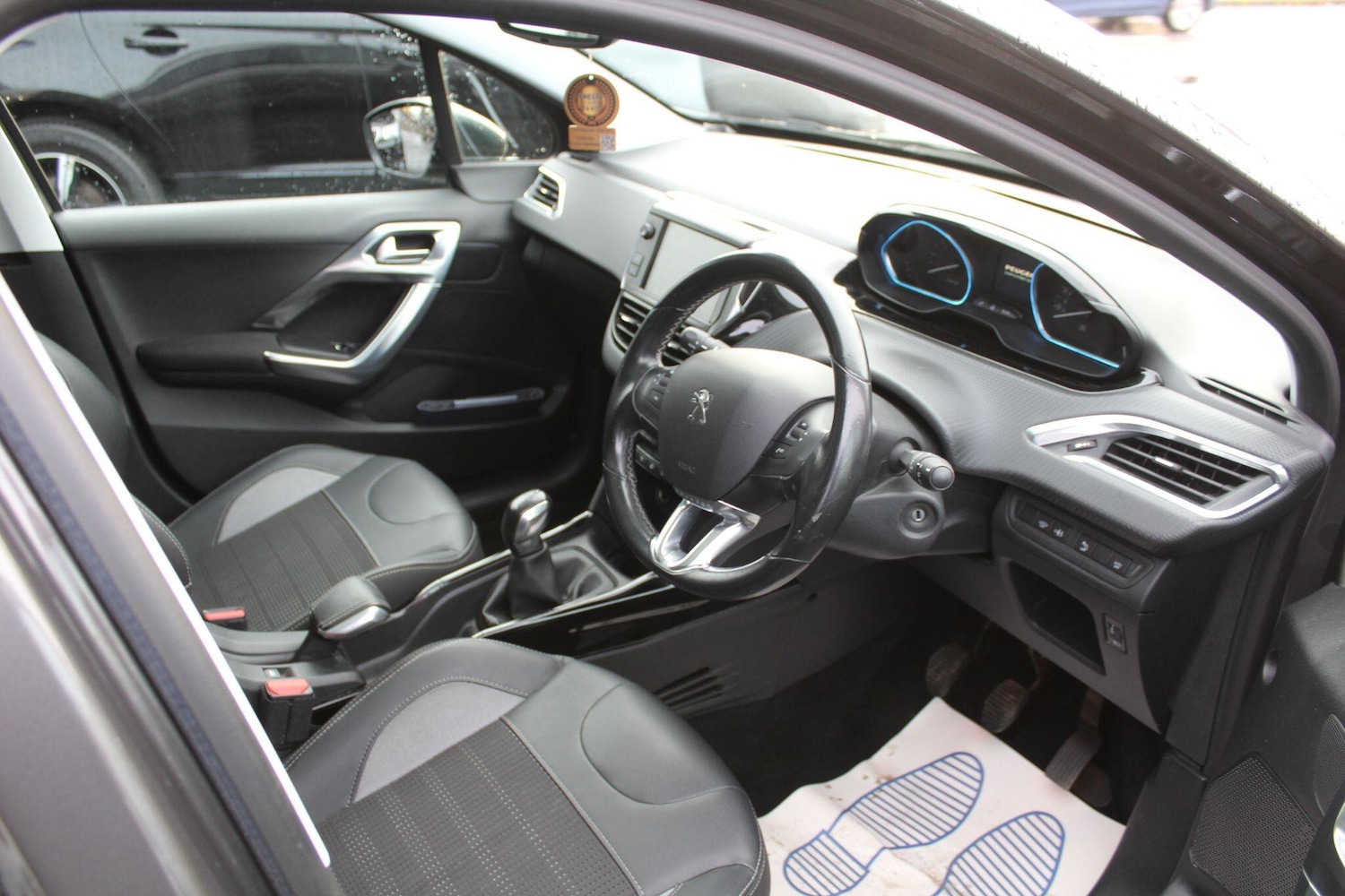 Used Peugeot 2008 2018 for sale - 76780762: Photo 3