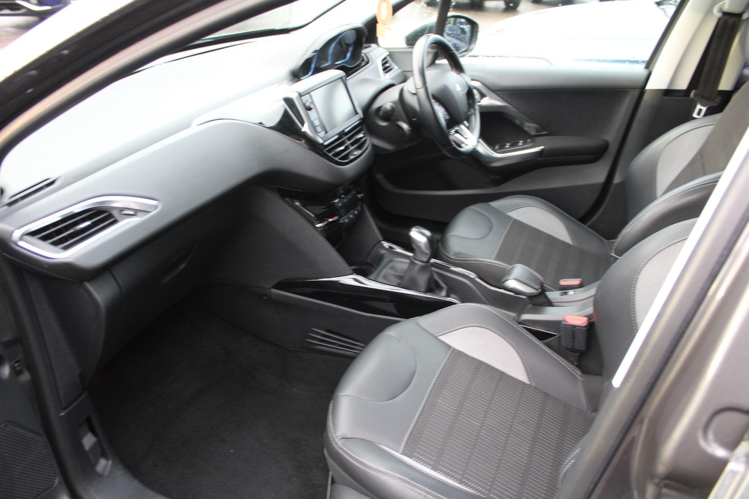 Used Peugeot 2008 2018 for sale - 76780762: Photo 5