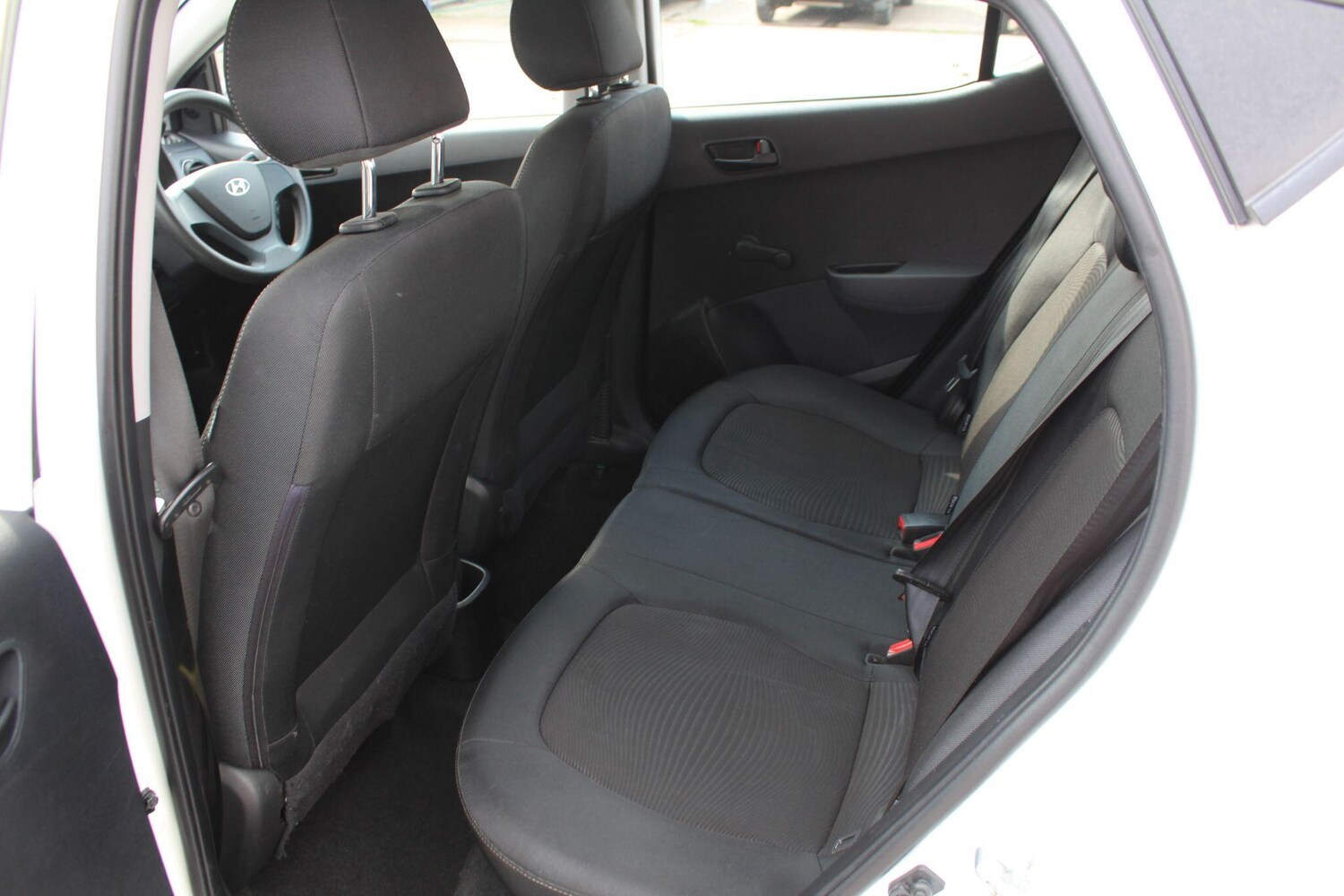 Used Hyundai i10 2018 for sale - 77940683: Photo 33