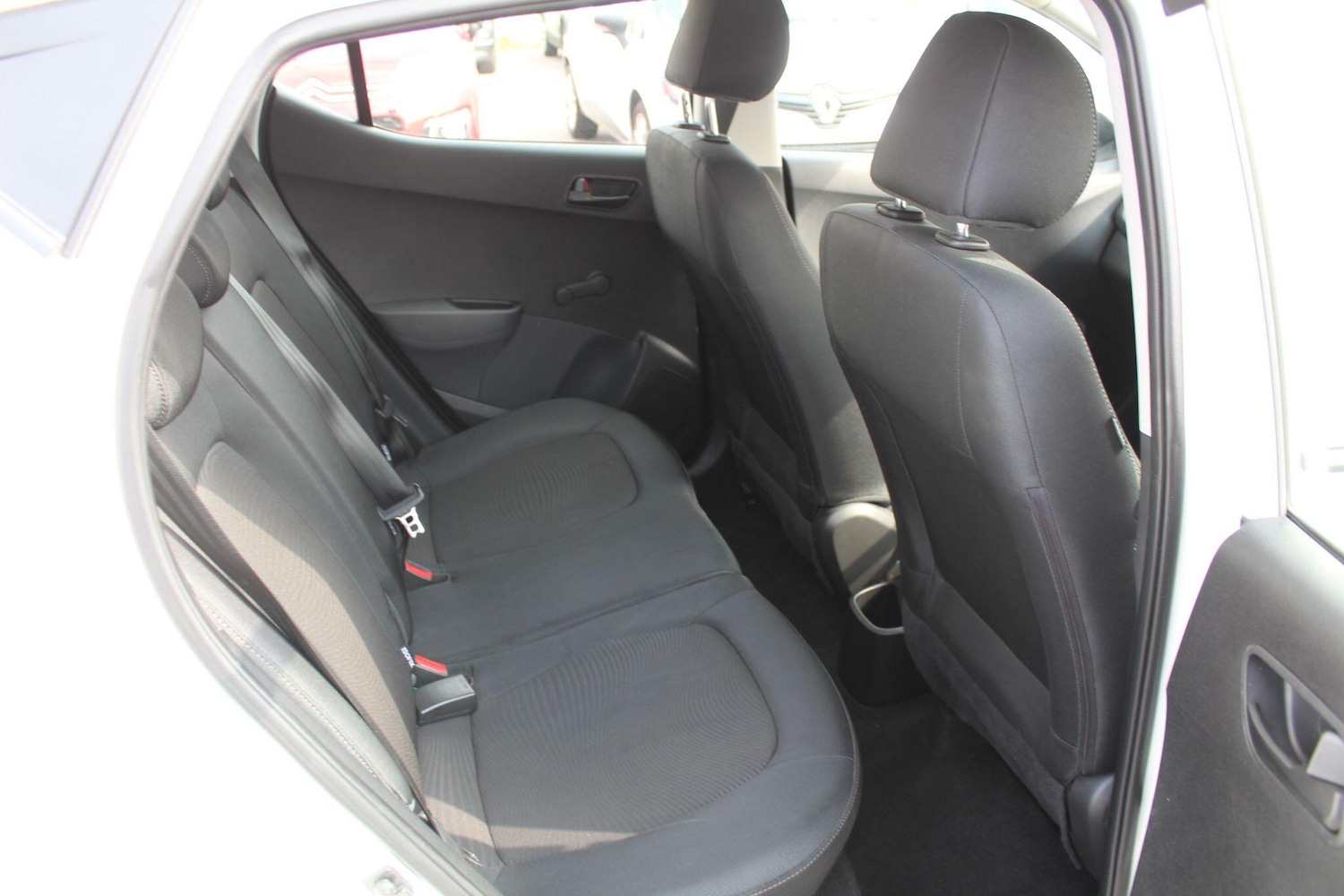 Used Hyundai i10 2018 for sale - 77940683: Photo 34