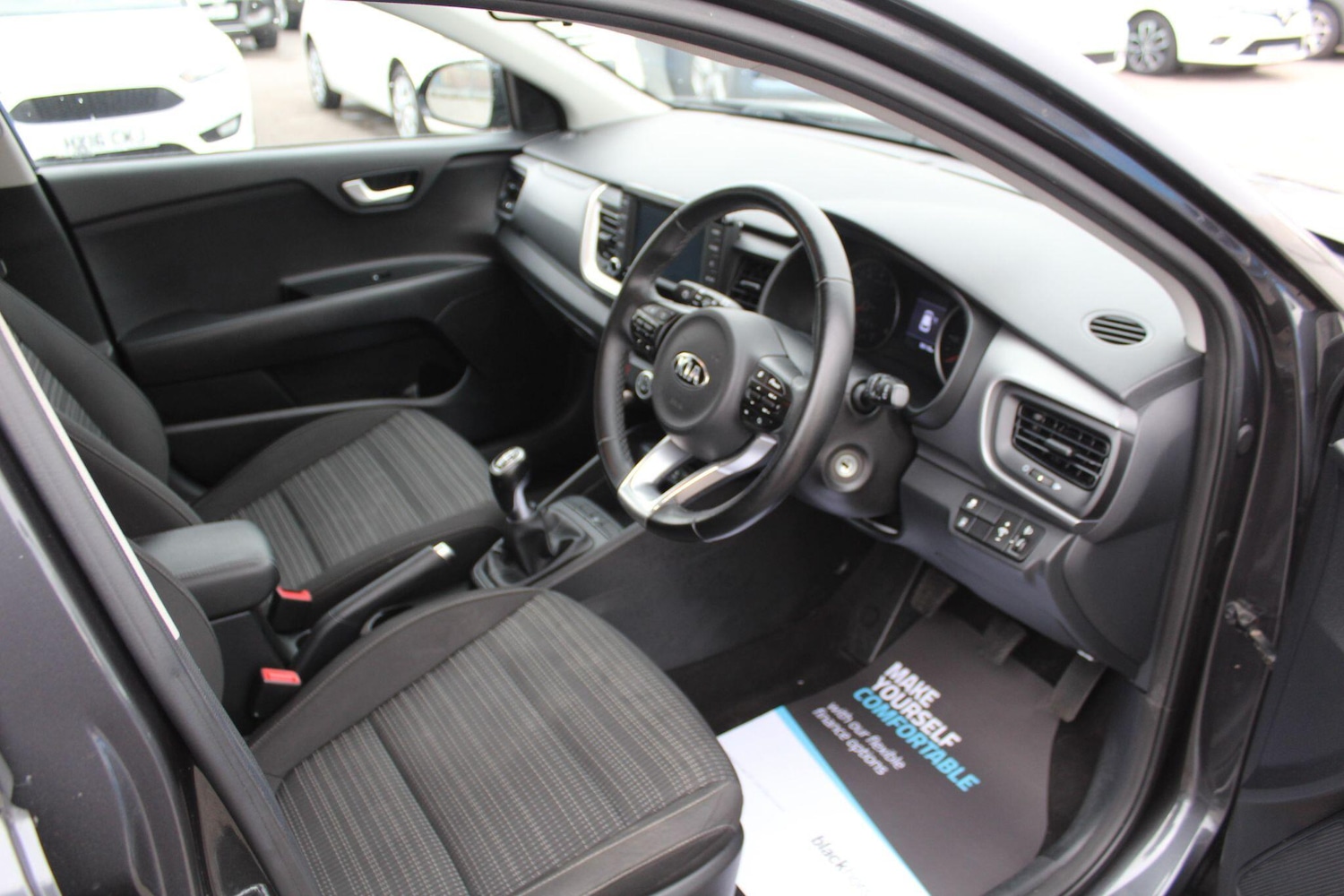 Used Kia Stonic 2018 for sale - 76214226: Photo 24