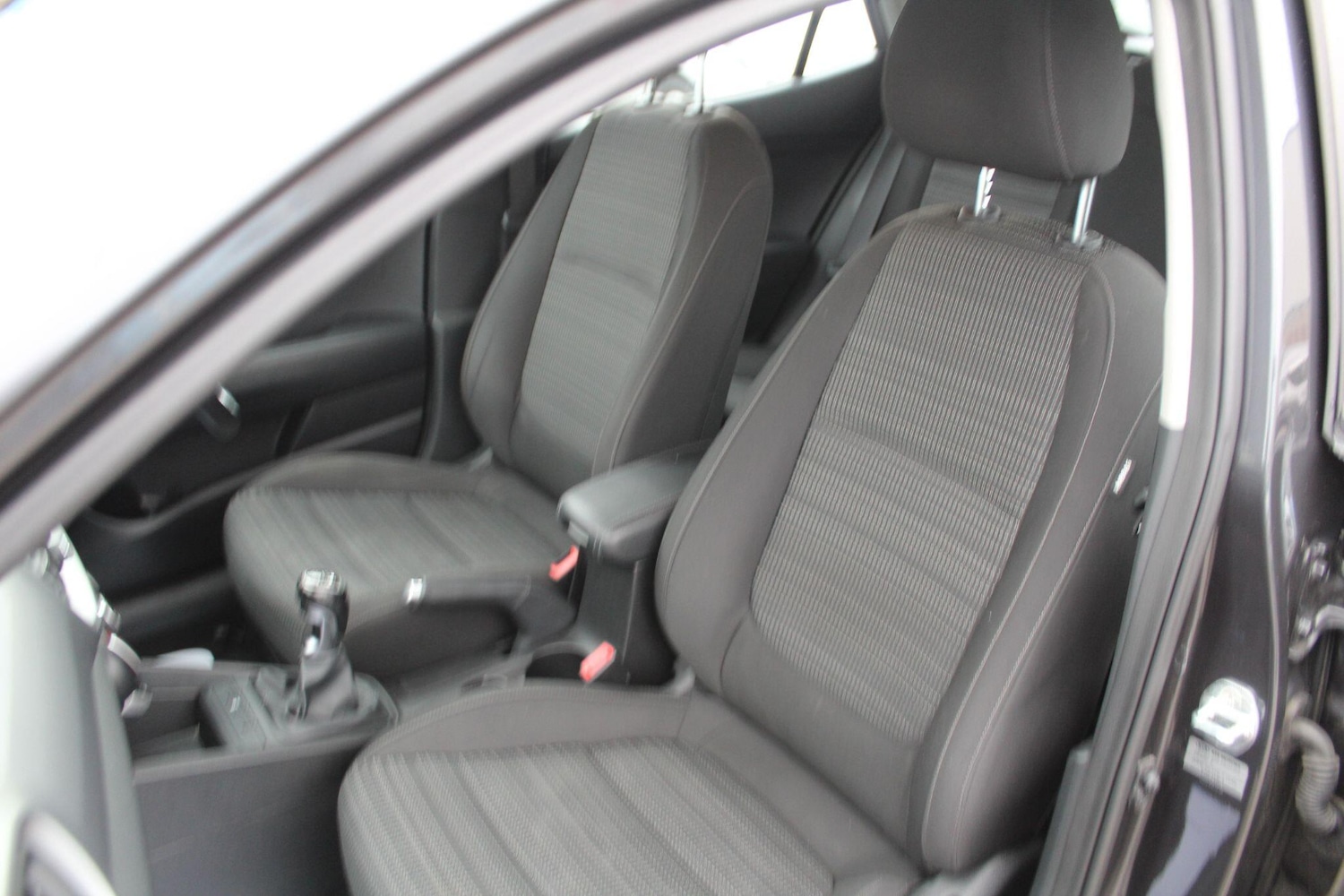 Used Kia Stonic 2018 for sale - 76214226: Photo 28