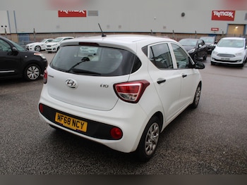 Used Hyundai i10 2018 for sale - 77305854: Photo
