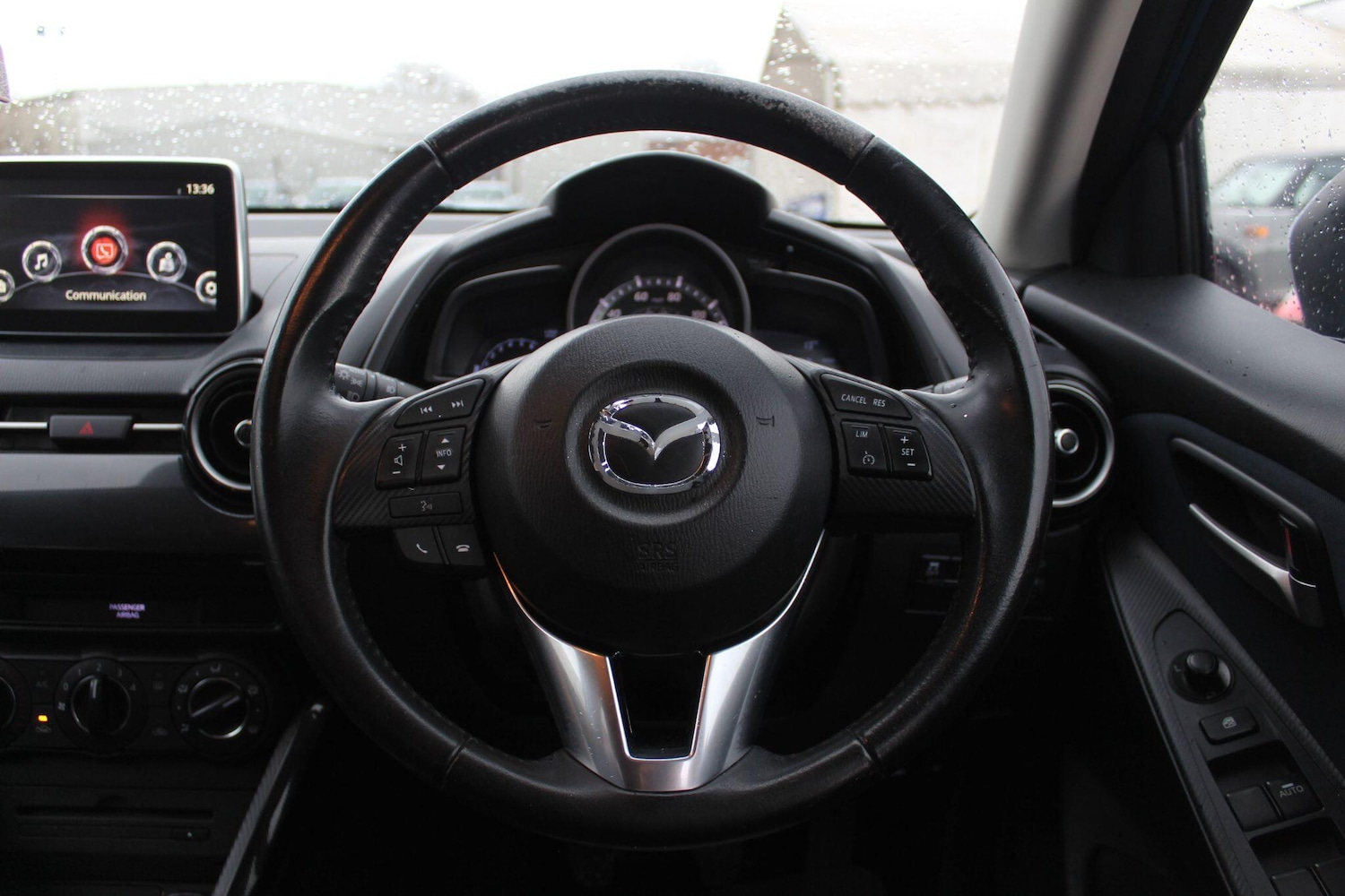 Used Mazda Mazda2 2015 for sale - 77266687: Photo 38