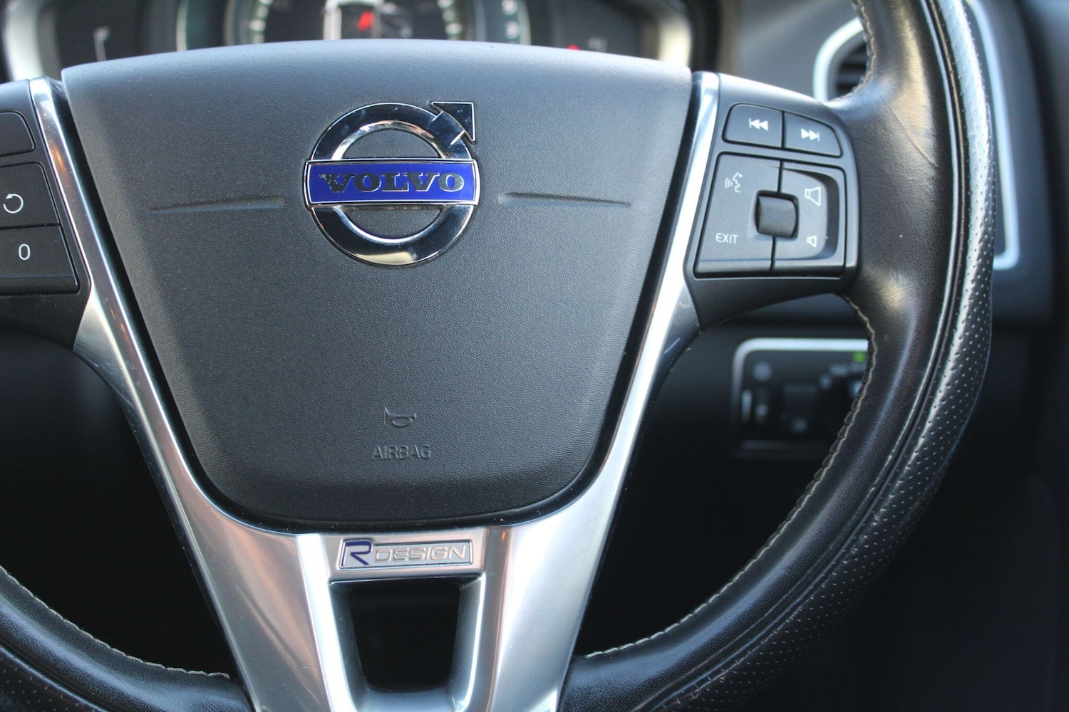 Used Volvo XC60 2017 for sale - 78204922: Photo 41