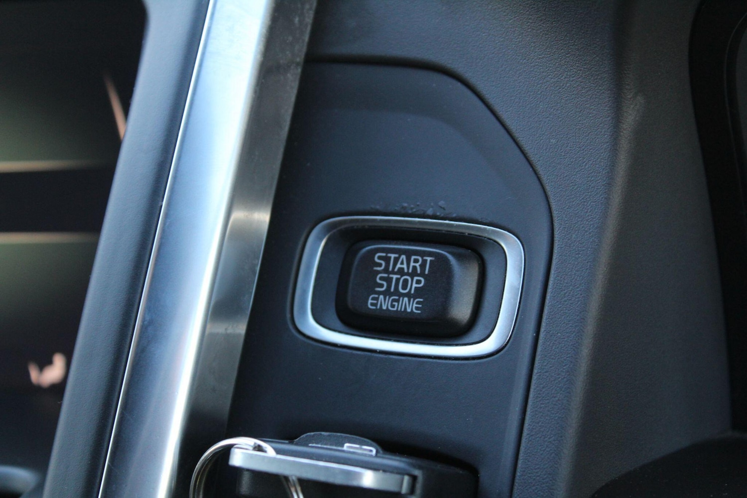 Used Volvo XC60 2017 for sale - 78204922: Photo 43