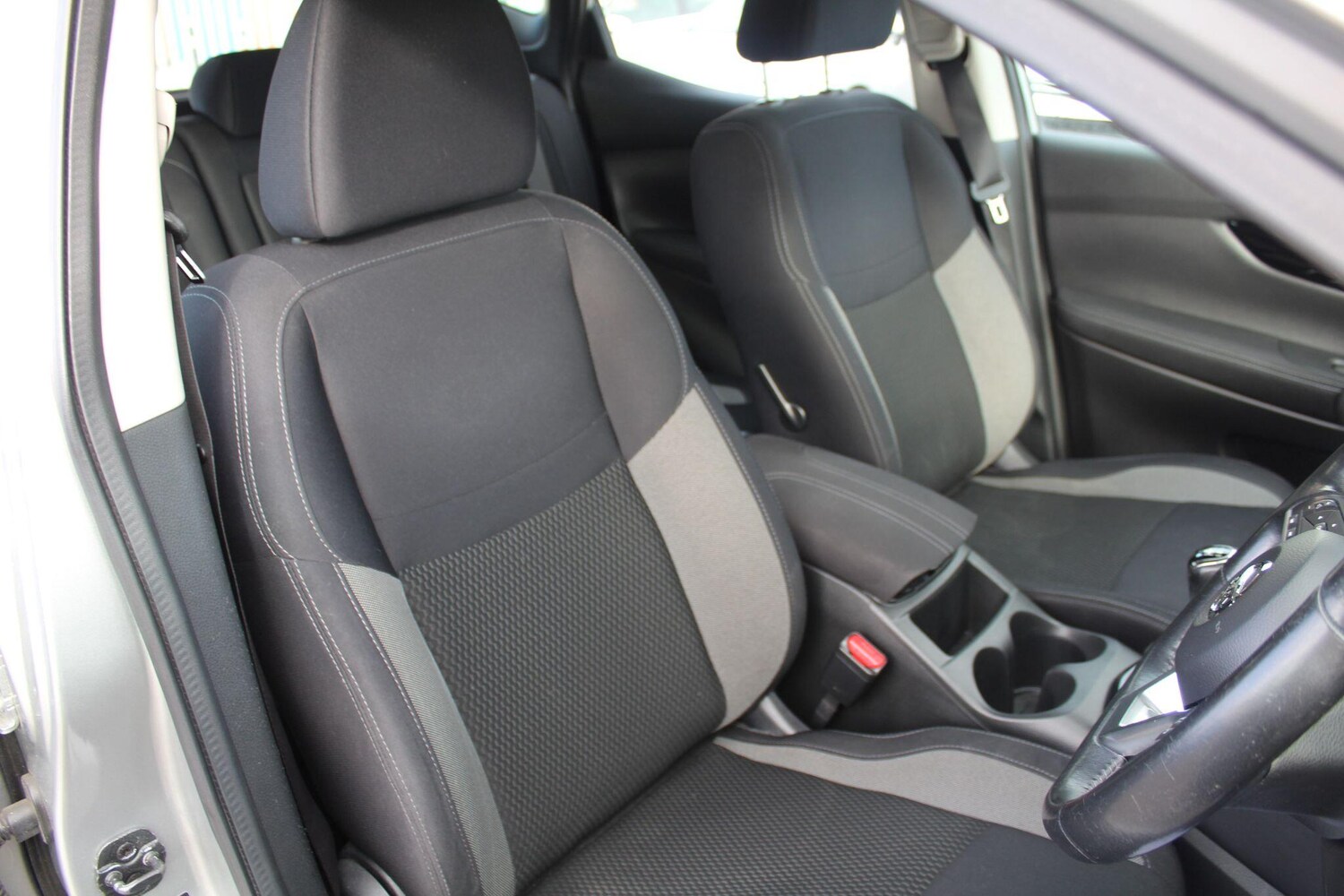 Used Nissan Qashqai 2017 for sale - 77028920: Photo 31