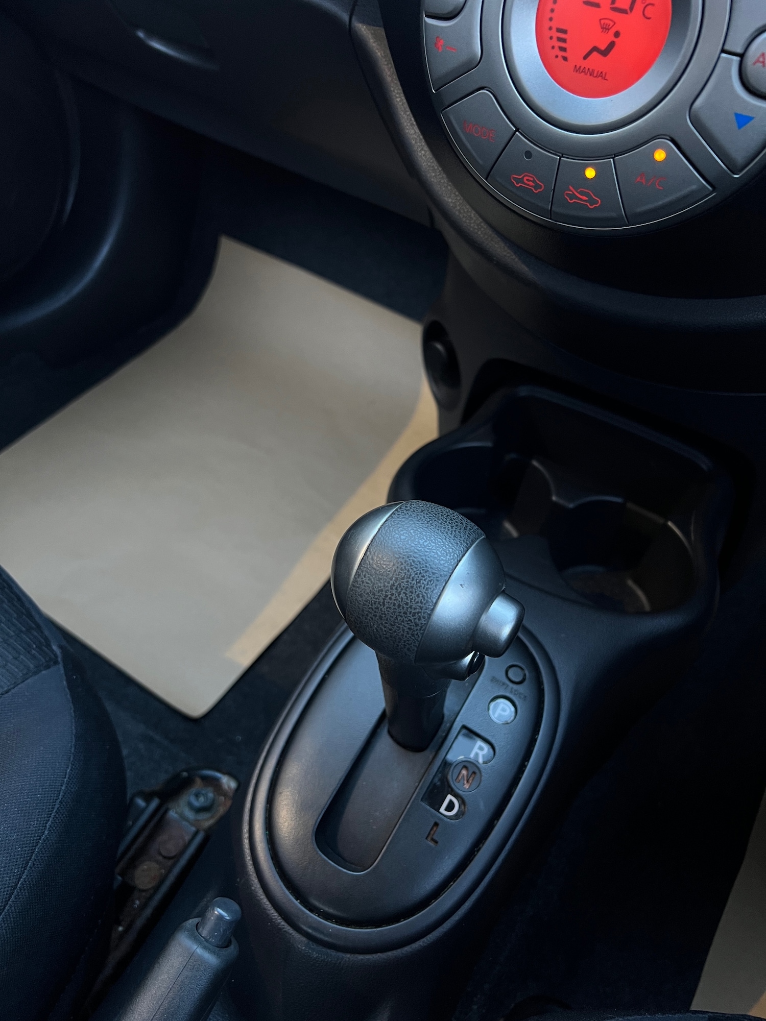 Used Nissan Micra 2011 for sale - 77201438: Photo 11