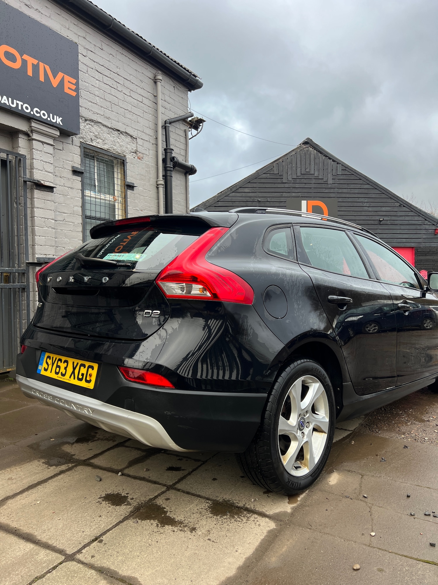 Used Volvo V40 2013 for sale - 77297170: Photo 4