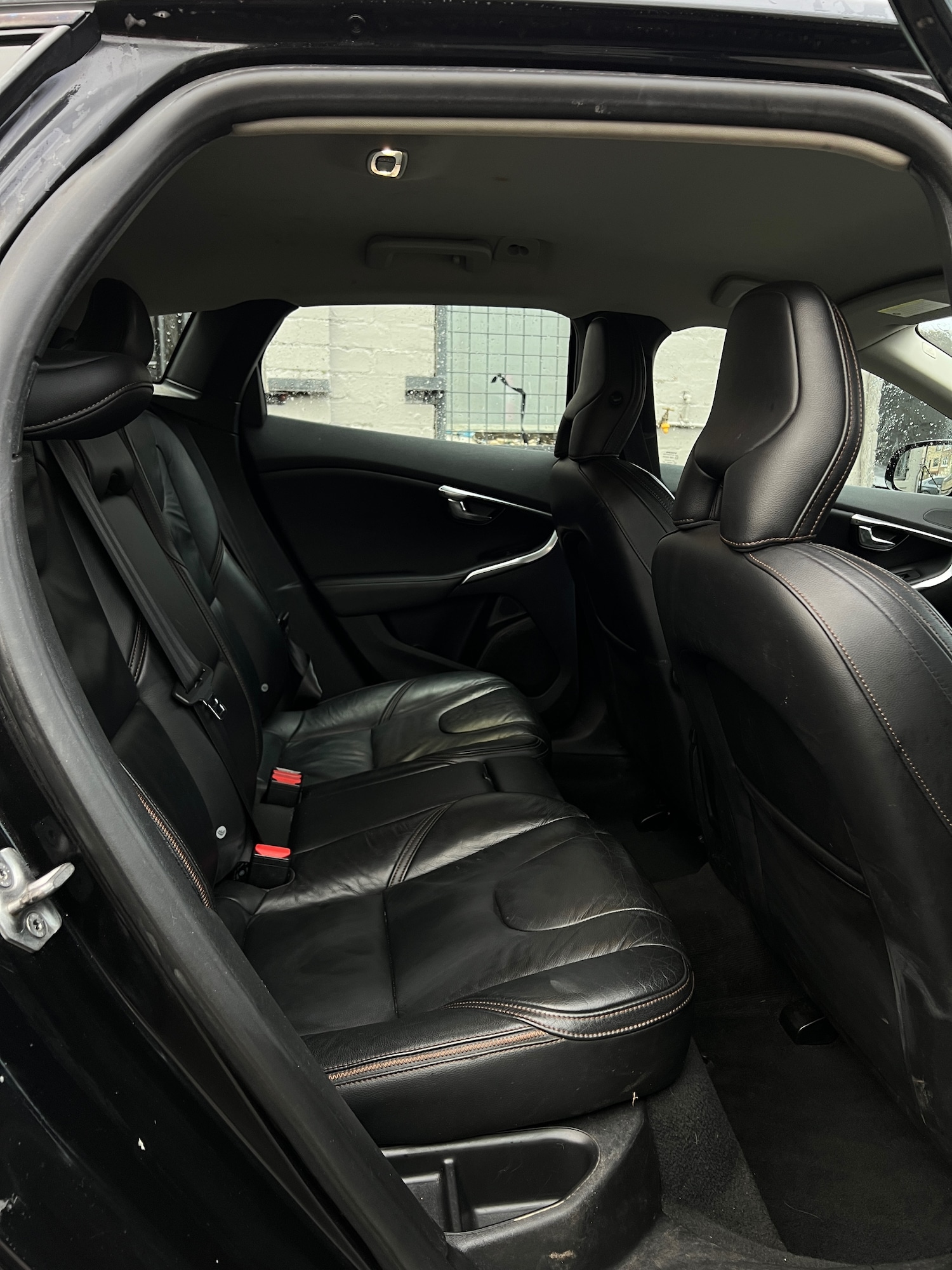 Used Volvo V40 2013 for sale - 77297170: Photo 9