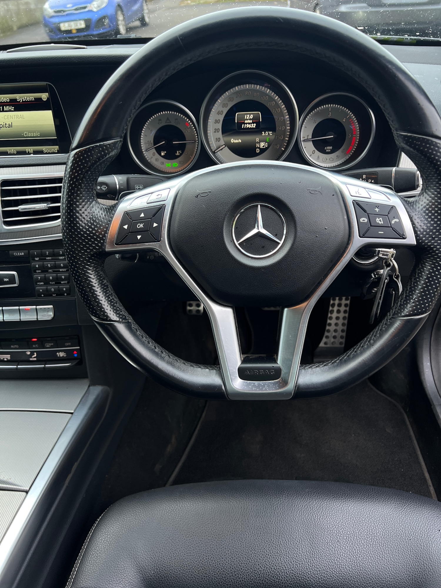 Used Mercedes-Benz E Class 2014 for sale - 77447782: Photo 12