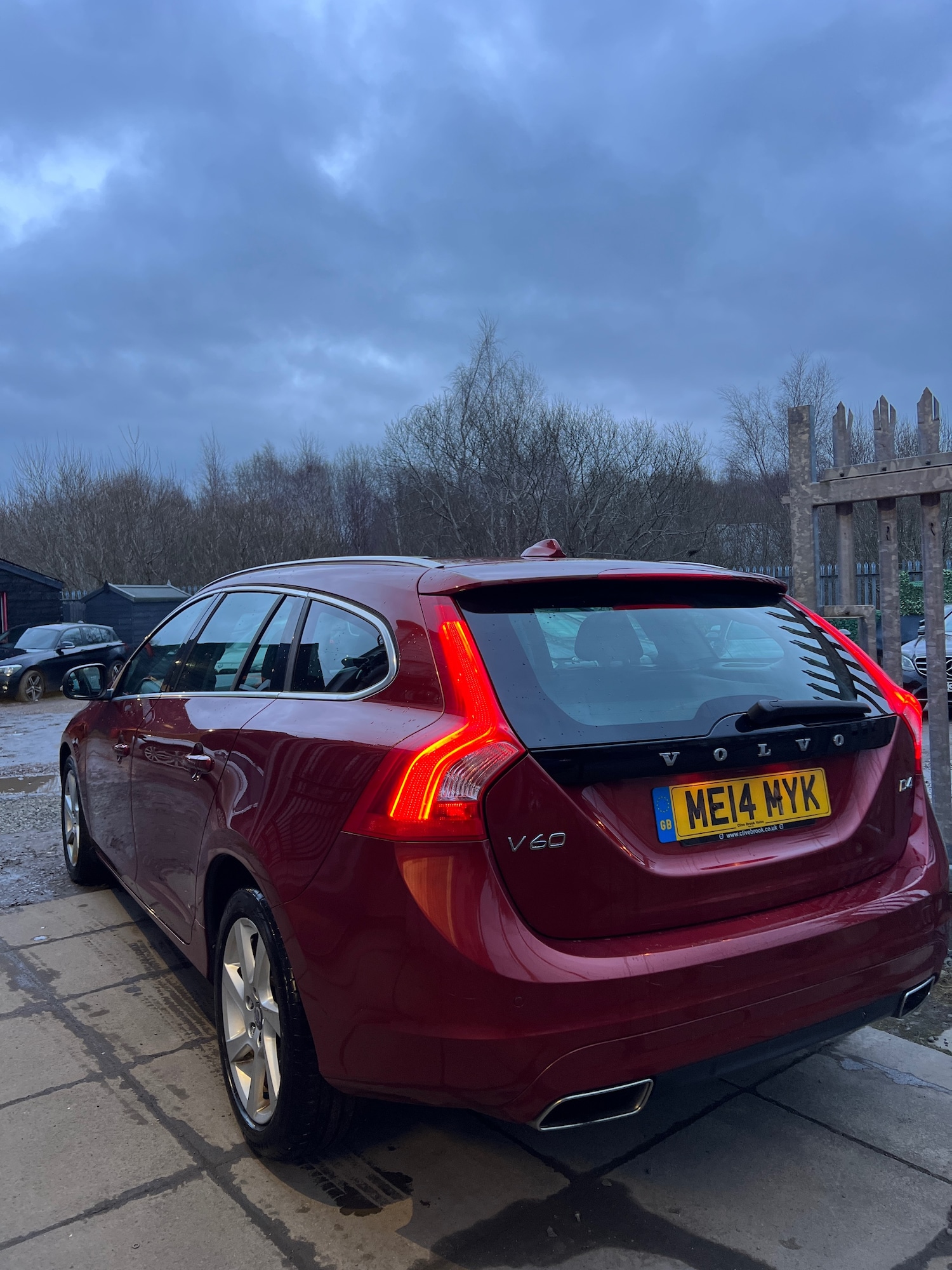 Used Volvo V60 2014 for sale - 77326529: Photo 4