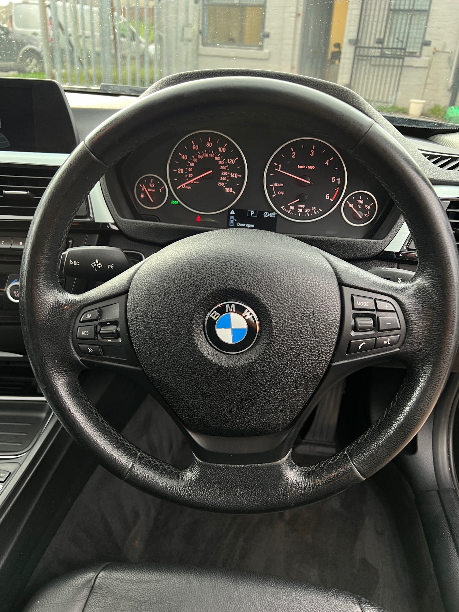 Used BMW 3 Series 2014 for sale - 76156594: Photo 10
