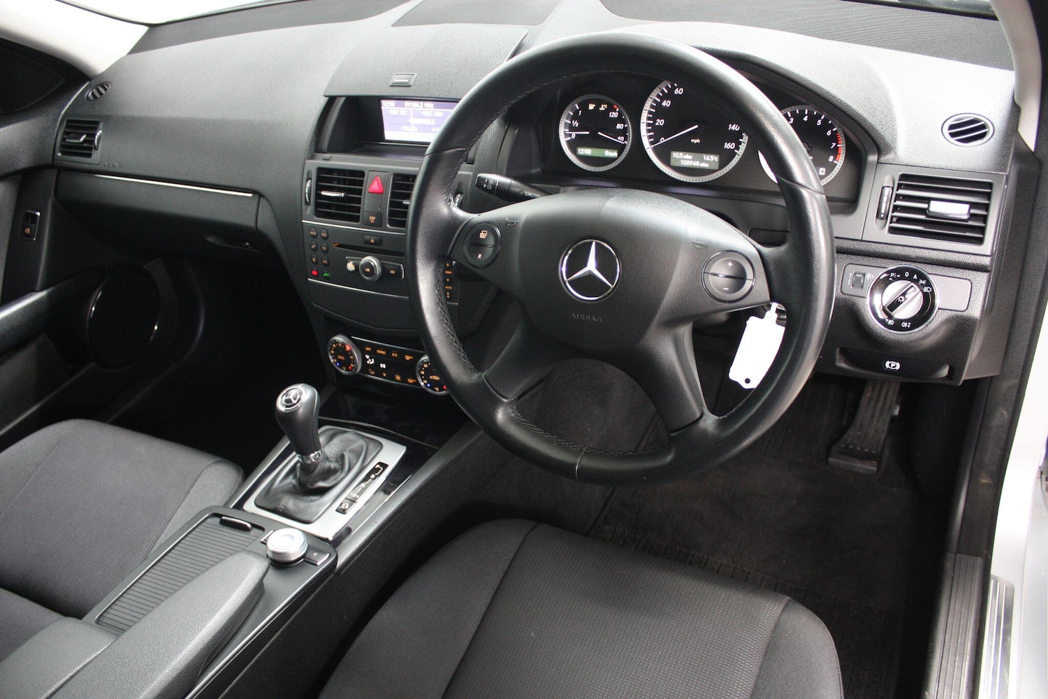 Used Mercedes-Benz C Class 2010 for sale - 76512776: Photo 17