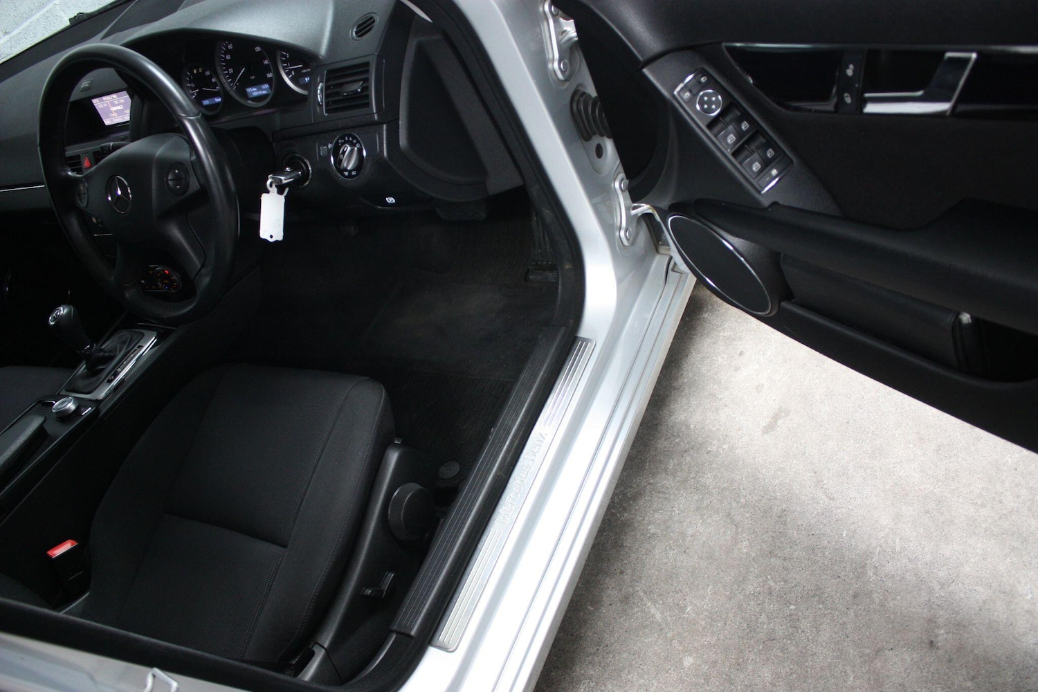 Used Mercedes-Benz C Class 2010 for sale - 76512776: Photo 21