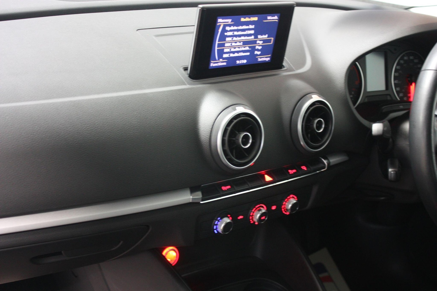 Used Audi A3 2014 for sale - 77455160: Photo 10