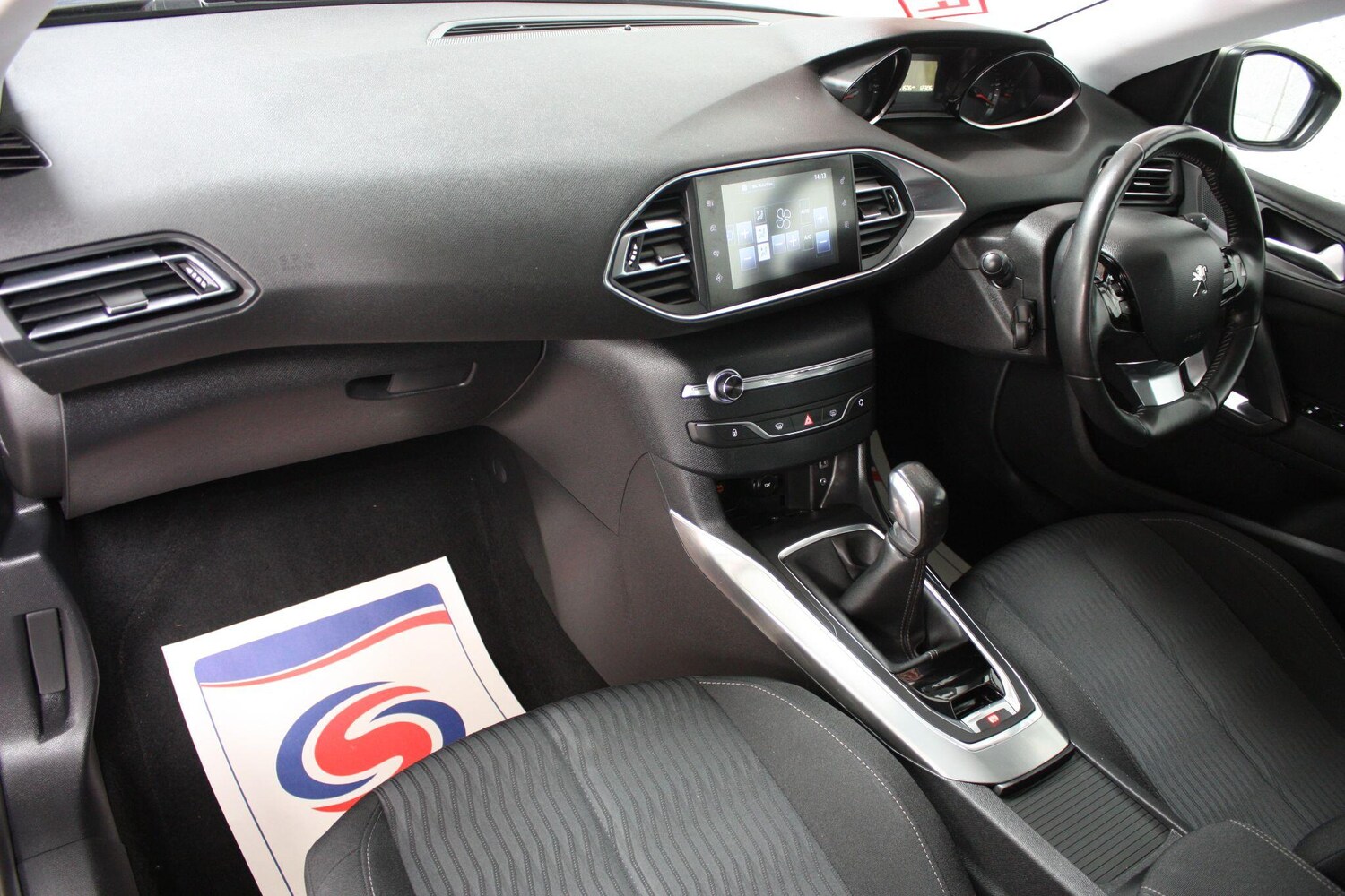 Used Peugeot 308 2014 for sale - 76247843: Photo 9