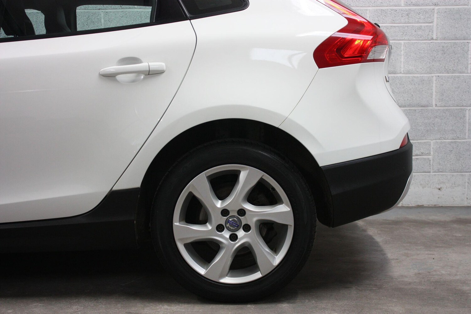 Used Volvo V40 Cross Country for sale - 78214946: Photo 25