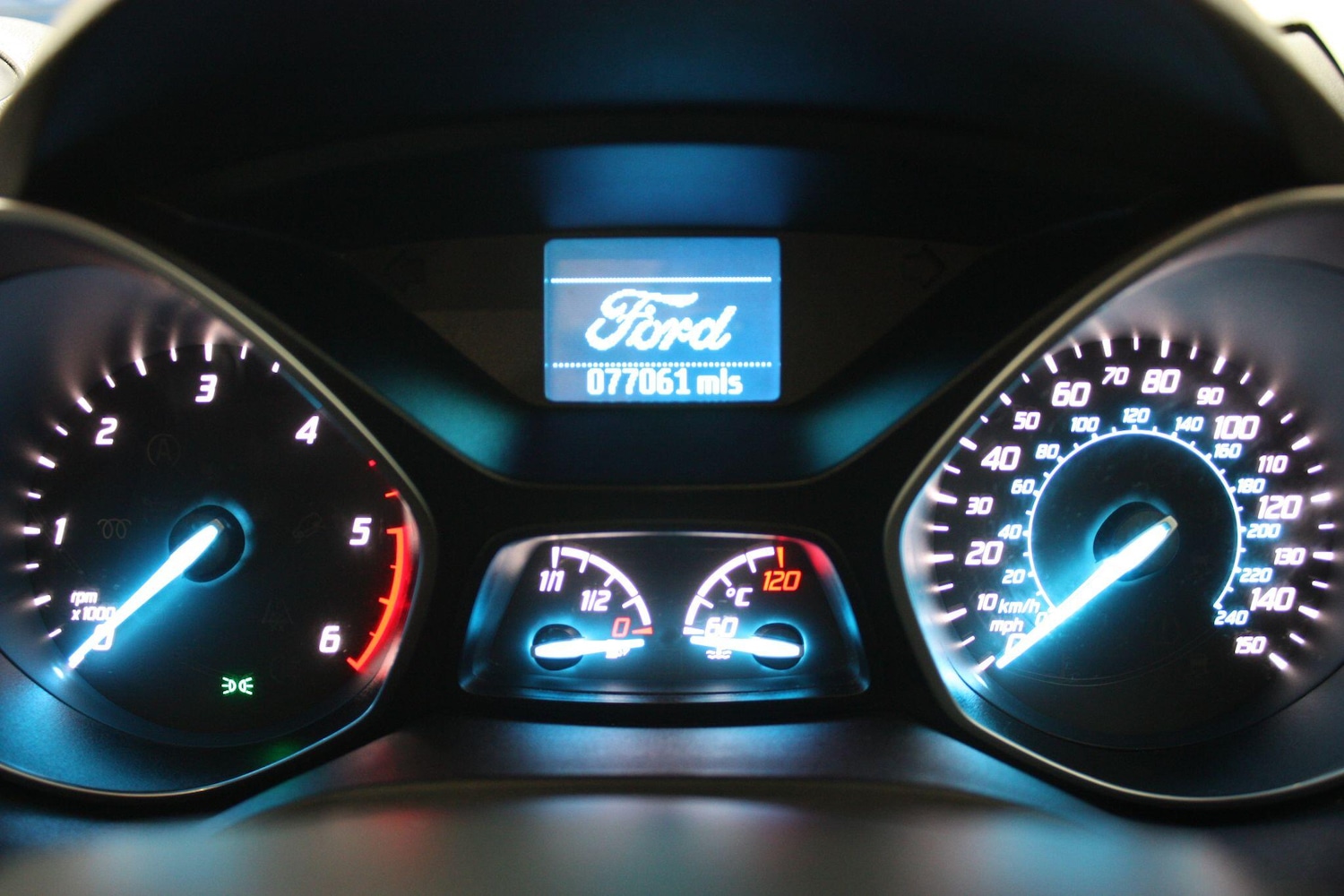 Used Ford Kuga 2015 for sale - 76377530: Photo 17