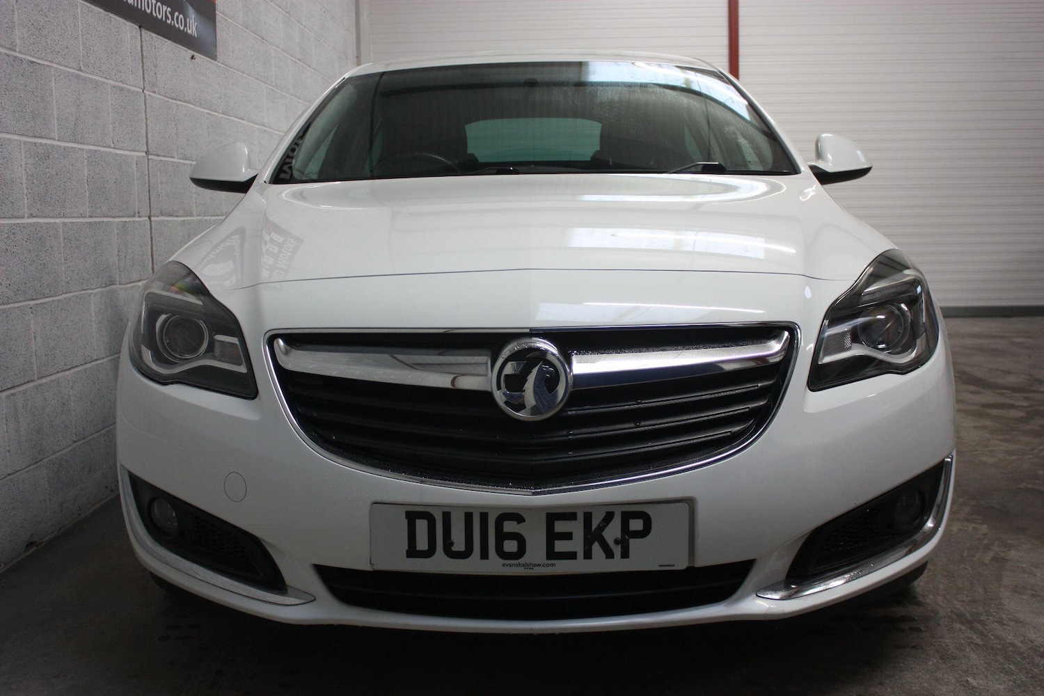 Used Vauxhall Insignia 2016 for sale - 77203944: Photo 2