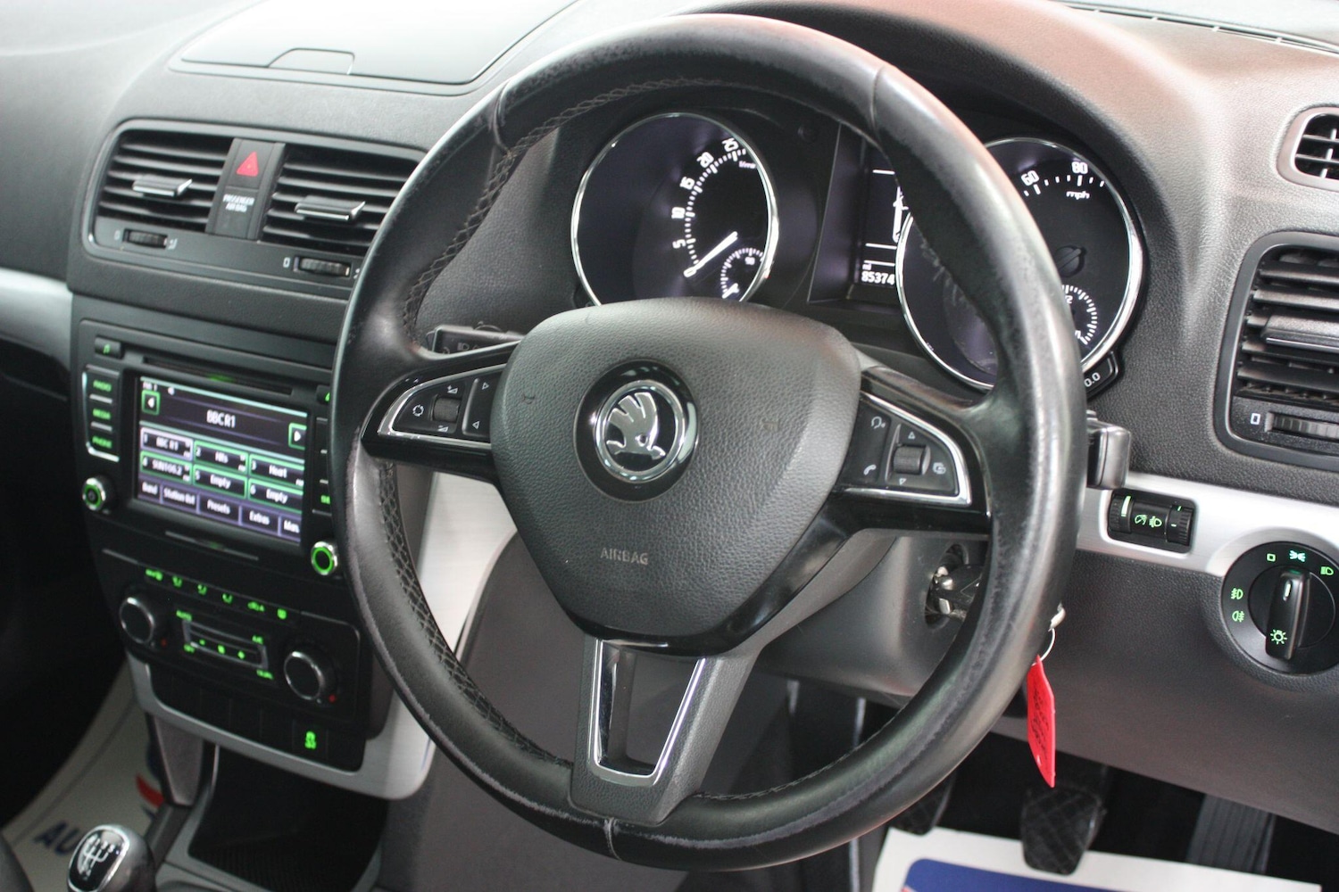 Used Skoda Yeti 2014 for sale - 76912880: Photo 16