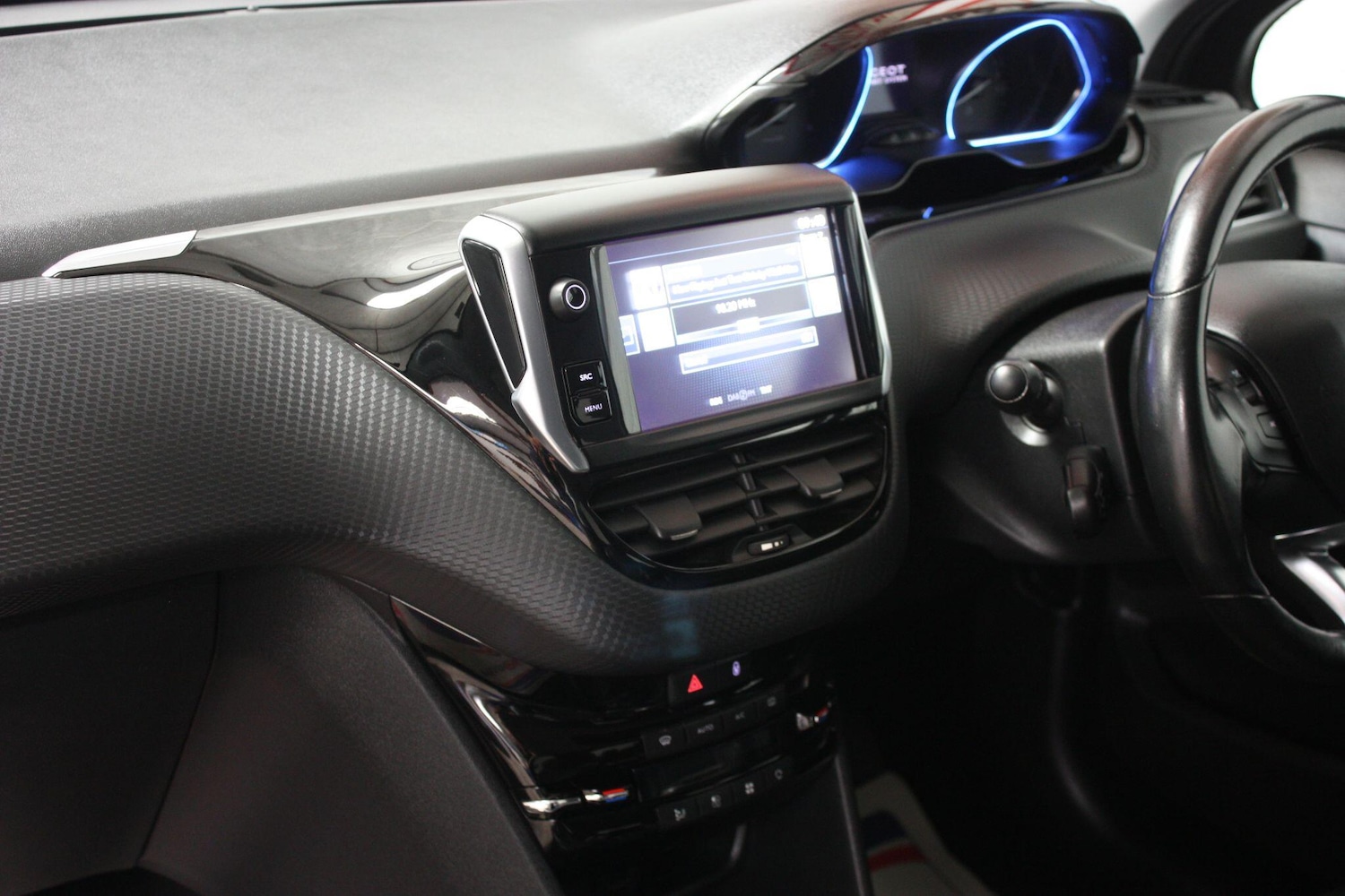 Used Peugeot 2008 2016 for sale - 76993342: Photo 10