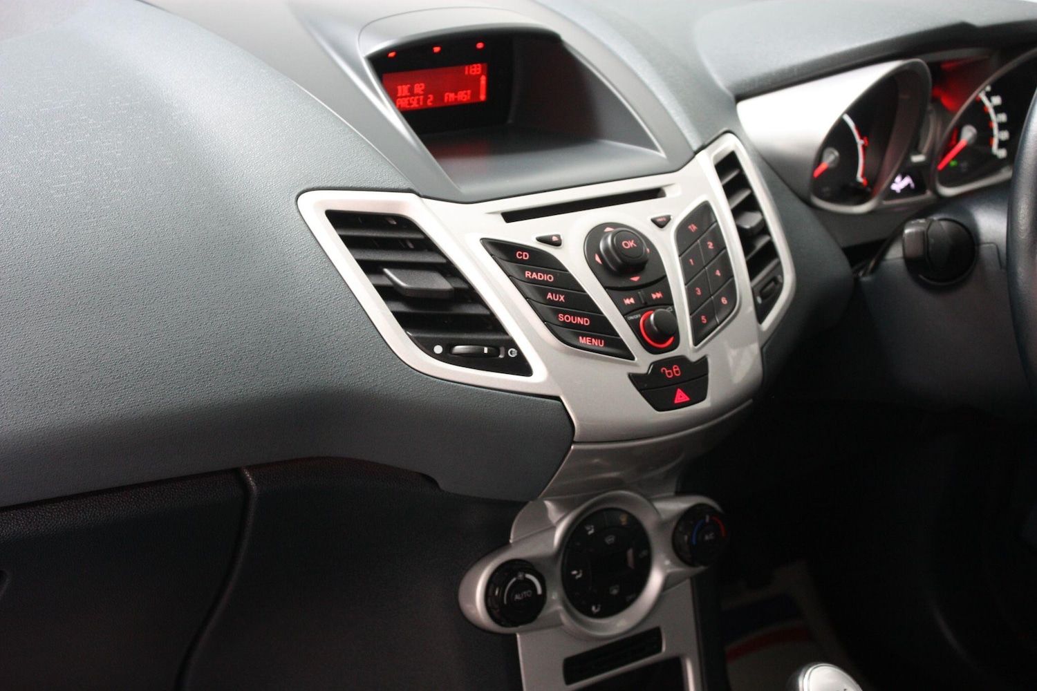 Used Ford Fiesta 2010 for sale - 76936361: Photo 10