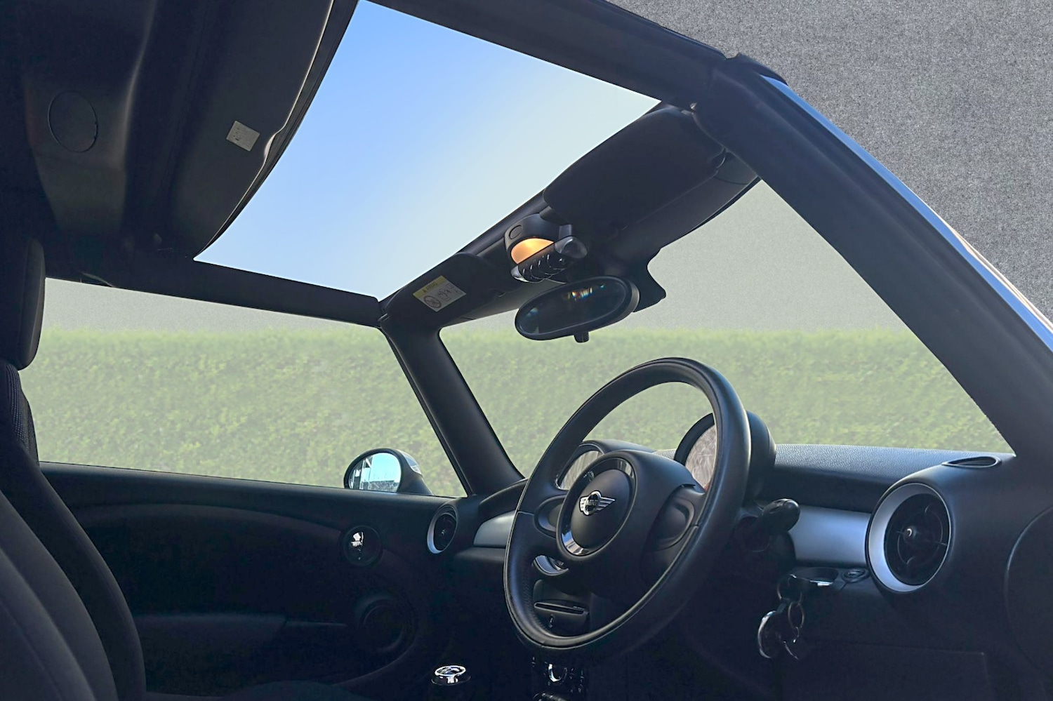 Used MINI Convertible 2015 for sale - 77721619: Photo 11