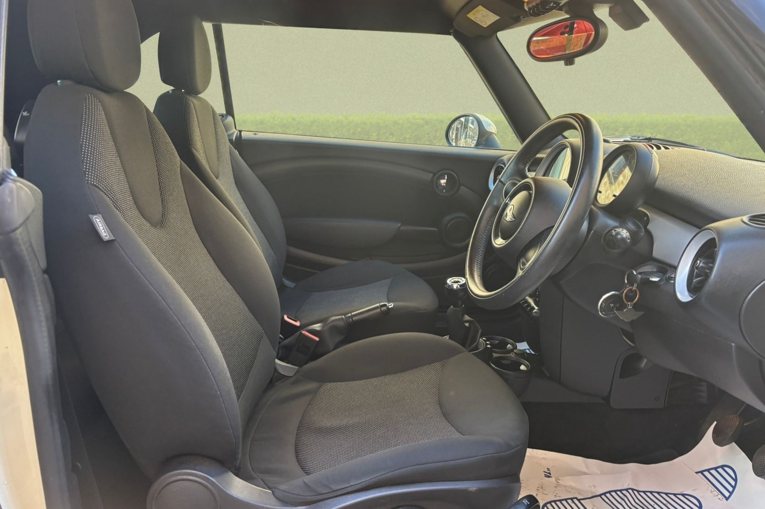 Used MINI Convertible 2015 for sale - 77721619: Photo 18