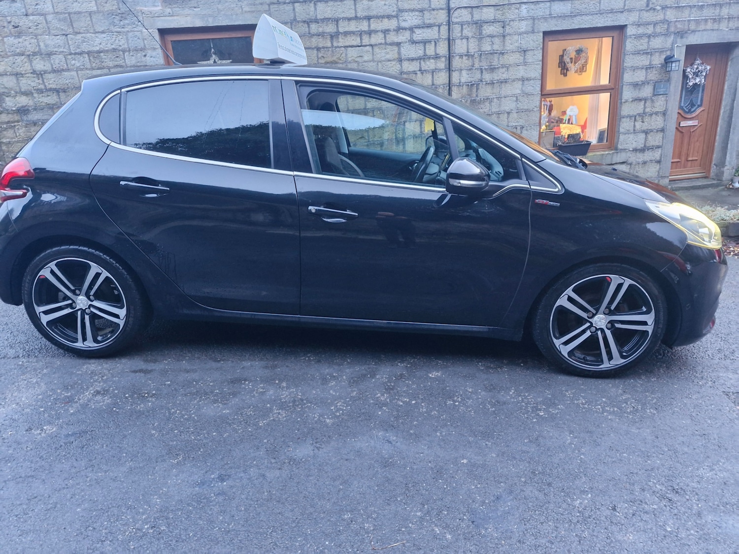 Used Peugeot 208 2015 for sale - 77025630: Photo 3