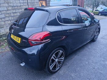 Used Peugeot 208 2015 for sale - 77025630: Photo