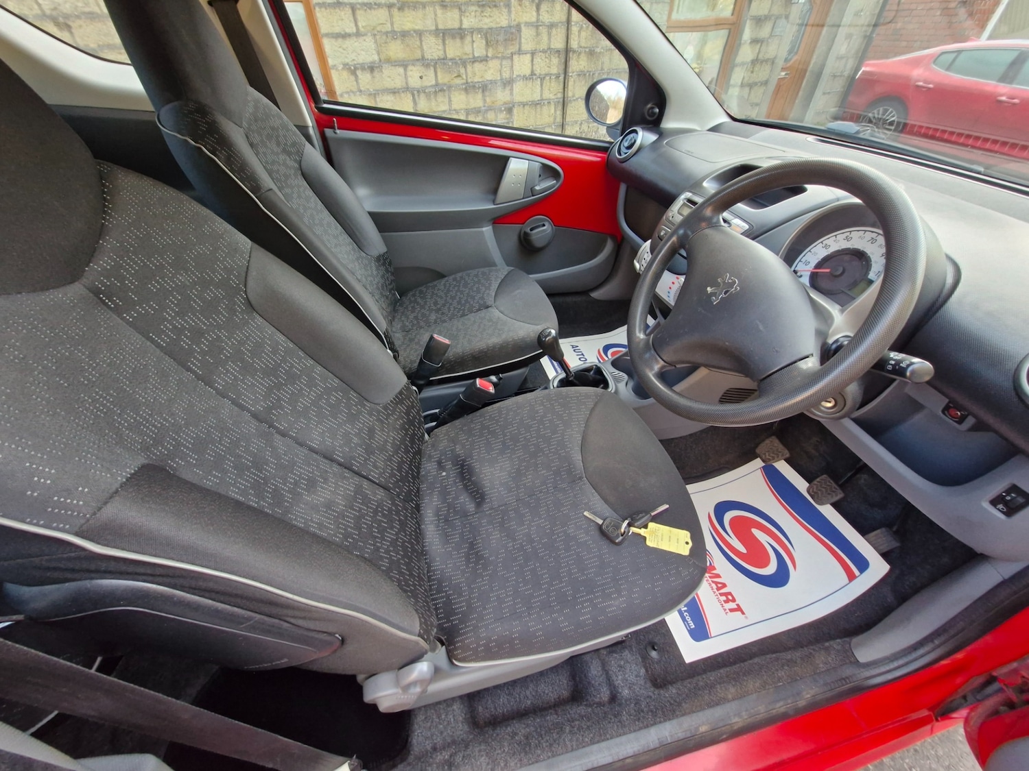 Used Peugeot 107 2010 for sale - 76640125: Photo 8