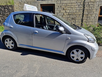 Used Toyota AYGO 2011 for sale - 78373811: Photo