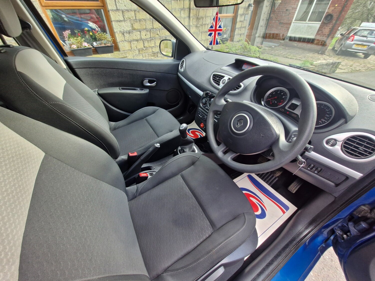 Used Renault Clio 2010 for sale - 78202203: Photo 8