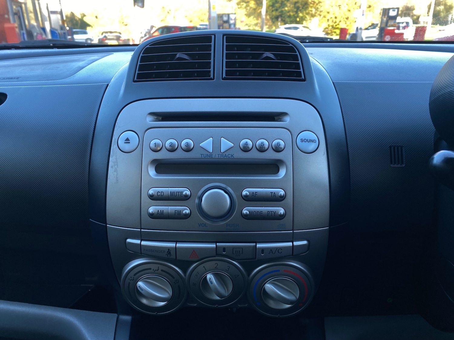 Used Daihatsu Sirion 2010 for sale - 77449865: Photo 15