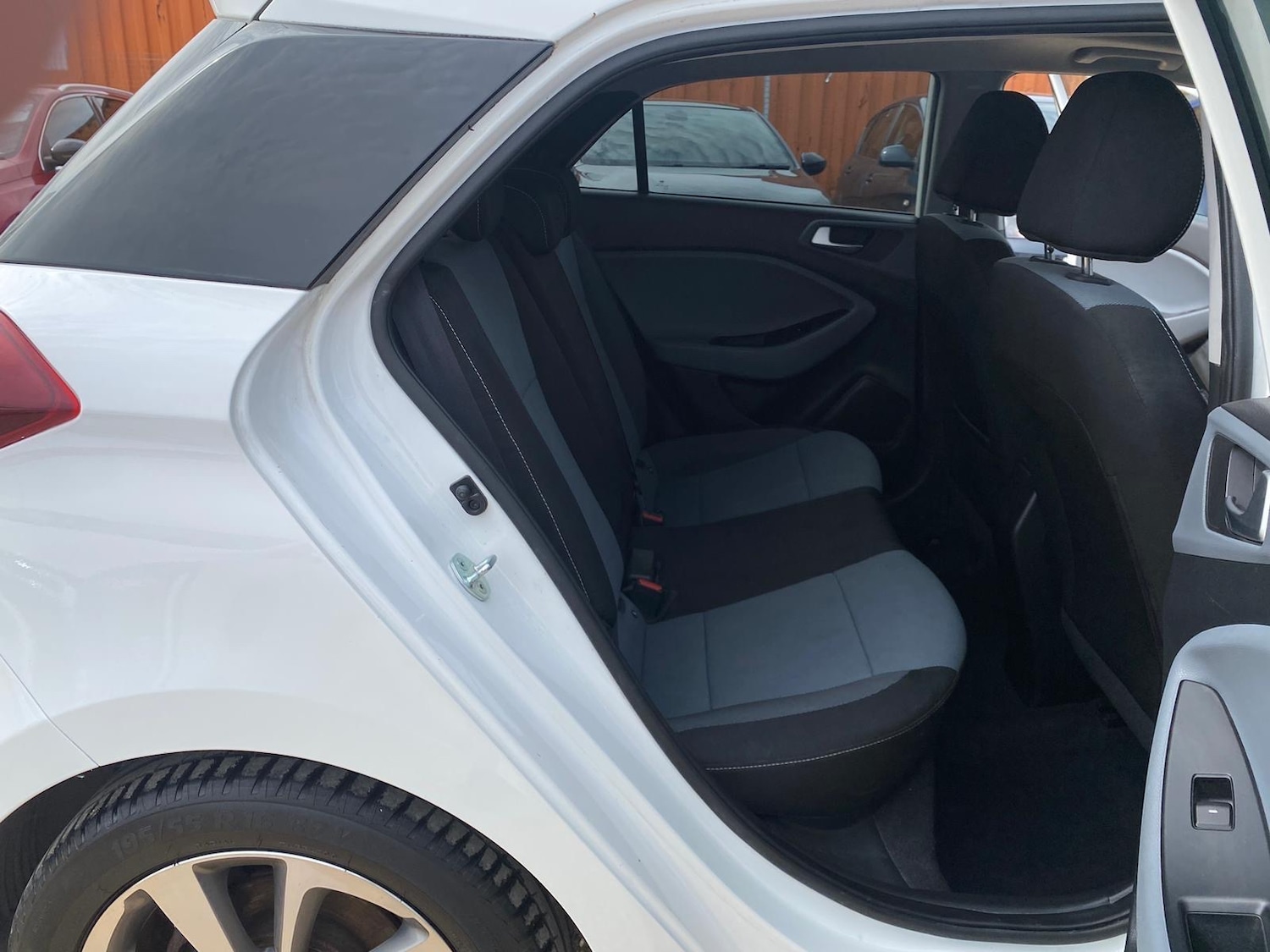 Used Hyundai i20 2015 for sale - 76626574: Photo 25