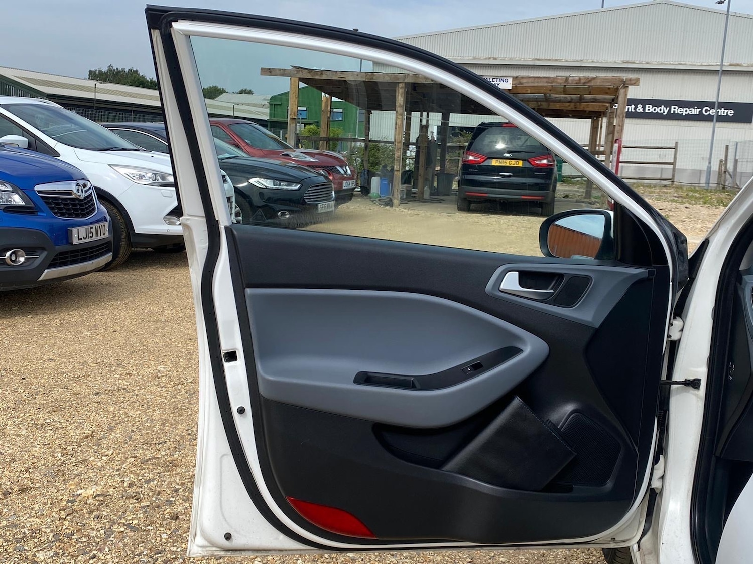 Used Hyundai i20 2015 for sale - 76626574: Photo 27